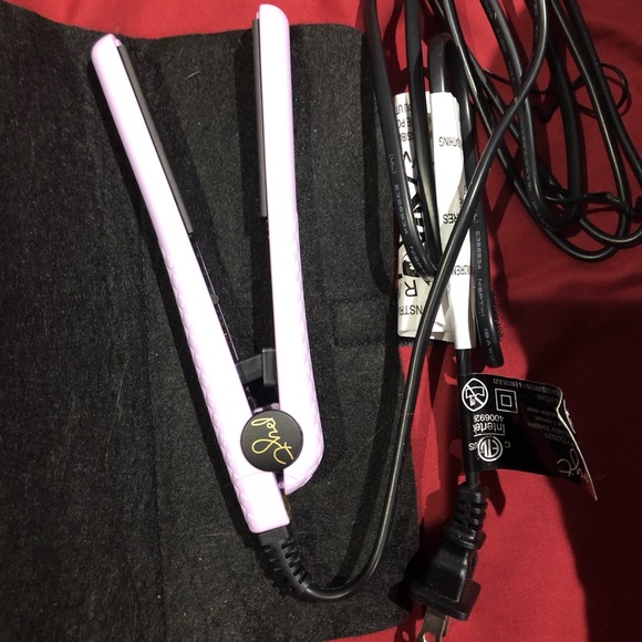 pyt Other - Travelsize  hair straightener PYT